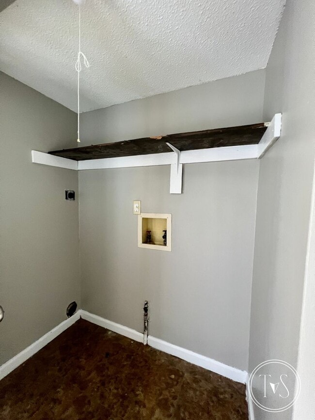 821 Lesa St in Hinesville, GA - Building Photo - Building Photo