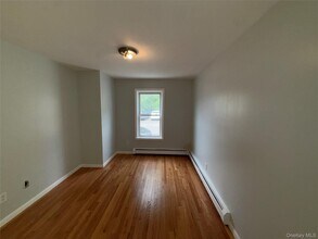 18 Brook St in Croton-on-Hudson, NY - Foto de edificio - Building Photo