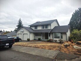 10242 Ashley Cir NW in Silverdale, WA - Building Photo