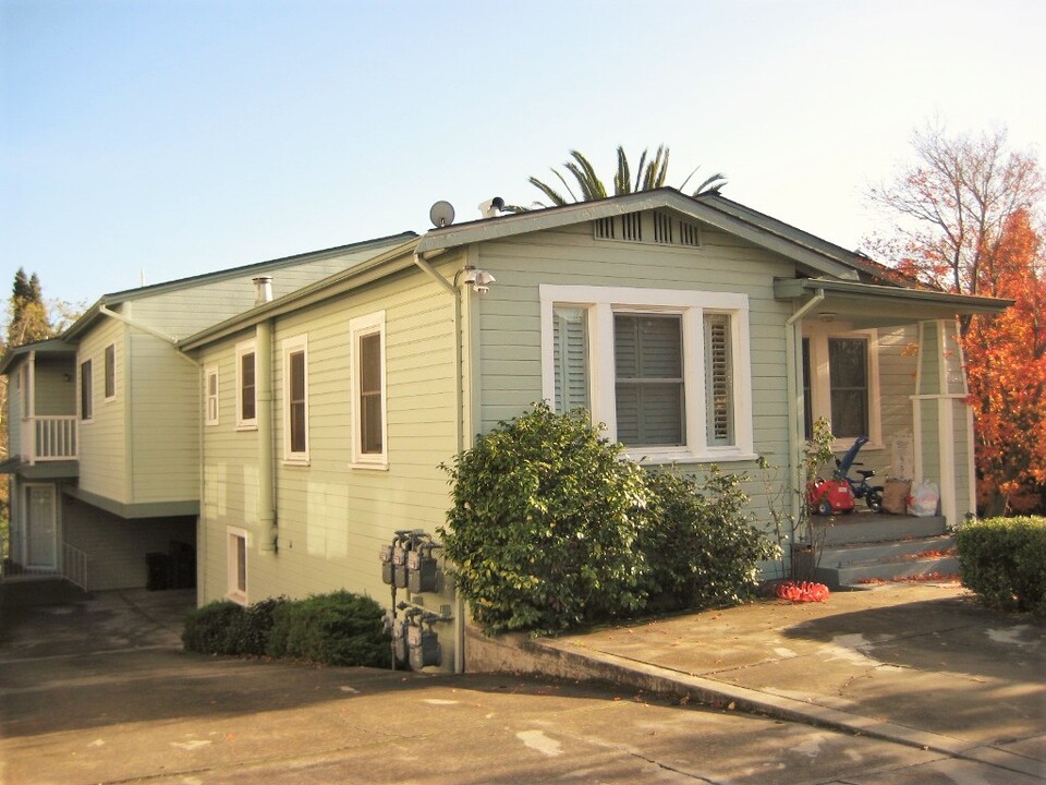 3846 Buell St in Oakland, CA - Building Photo