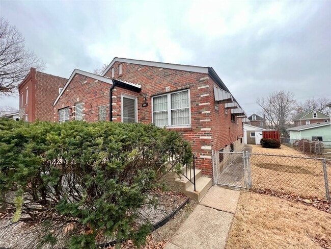 6152 Victoria Ave in St. Louis, MO - Building Photo - Building Photo