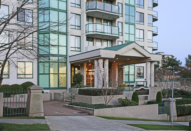 Vista Royale in New Westminster, BC - Building Photo - Building Photo