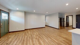 1519 Rollins Ave SE in Minneapolis, MN - Building Photo