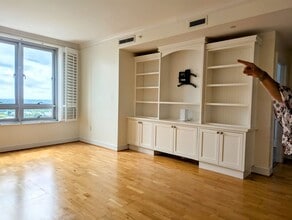 4545 Commerce St in Virginia Beach, VA - Building Photo - Building Photo