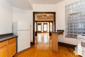 1813 N Milwaukee Ave, Unit 3R in Chicago, IL - Building Photo - Building Photo