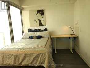 50 Charles St E in Toronto, ON - Building Photo - Building Photo