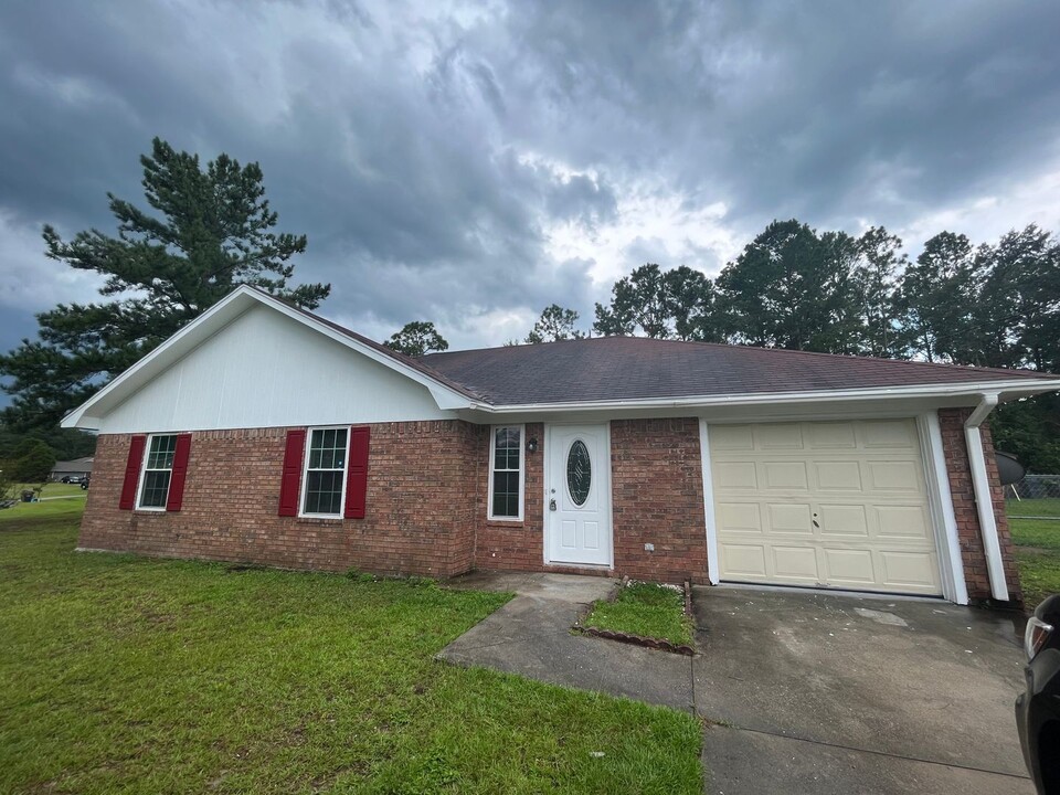 10 Pointer Ct in Allenhurst, GA - Building Photo