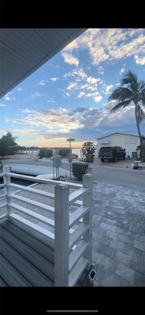 65821 Overseas Hwy in Layton, FL - Foto de edificio - Building Photo