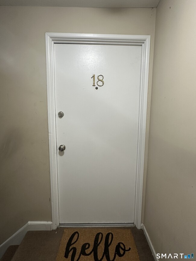 18 Canterbury Arms in New Milford, CT - Building Photo - Building Photo