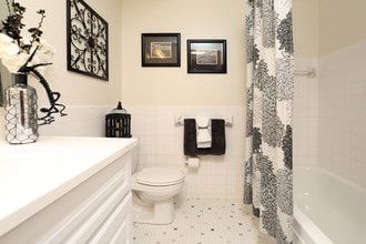 Summit Ridge Apartments in Akron, OH - Building Photo - Interior Photo