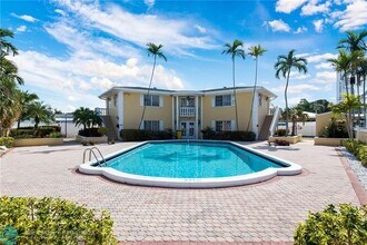 5900 NE 22nd Way in Fort Lauderdale, FL - Building Photo - Building Photo