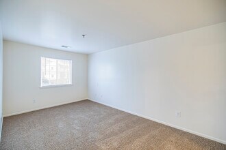 Meadows at Salem Run in Fredericksburg, VA - Building Photo - Building Photo