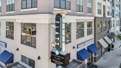 Flats at Perimeter Place in Atlanta, GA - Foto de edificio - Building Photo