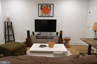 1230 Penn St NE in Washington, DC - Building Photo - Building Photo