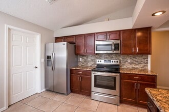 80 Lake Daisy Blvd in Winter Haven, FL - Foto de edificio - Building Photo