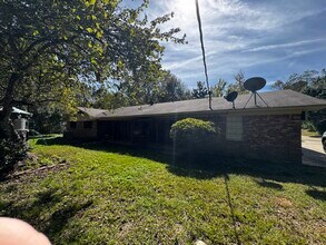 117 Steed Rd in Calhoun, LA - Foto de edificio - Building Photo