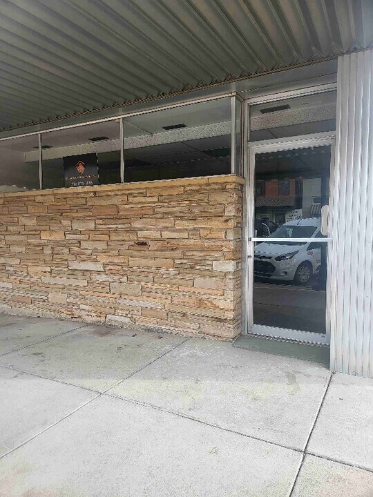 404 State St in Augusta, KS - Foto de edificio