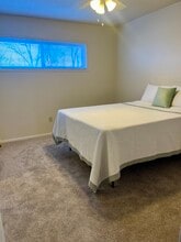 Chamberlain and Lawnfair Apartments in Fairlawn, OH - Building Photo - Building Photo