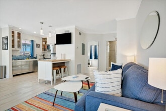 483 E Shore Dr in Clearwater, FL - Building Photo - Building Photo