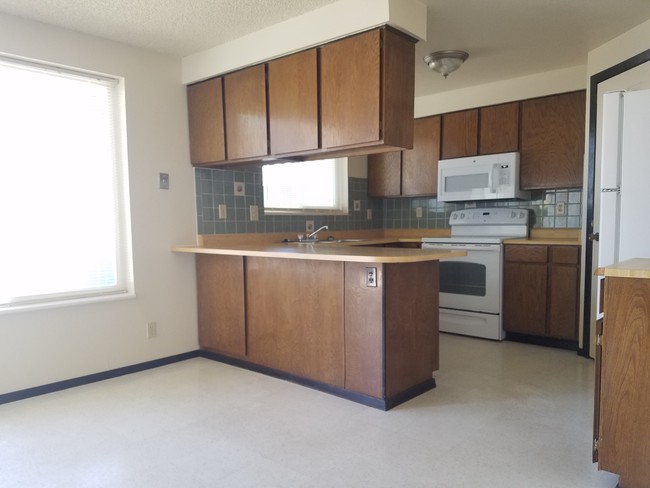 1810 Idaho St, Unit C301 in Green River, WY - Building Photo - Building Photo