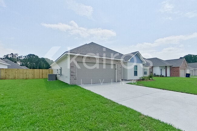 104 Rainfall Ln in Carencro, LA - Building Photo - Building Photo