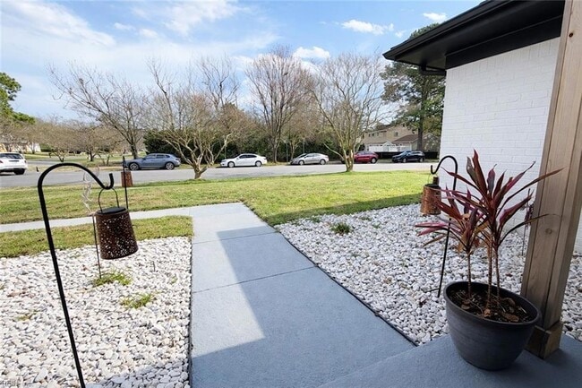 4941 Brandywine Dr in Virginia Beach, VA - Building Photo - Building Photo