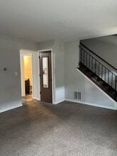 389 N Wood Dale Rd in Wood Dale, IL - Building Photo - Building Photo