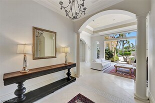 2052 Isla Vista Ln in Naples, FL - Building Photo