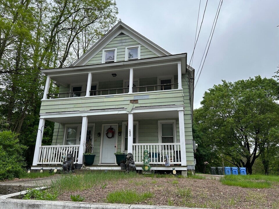 280 Hamilton Ave in Norwich, CT - Building Photo