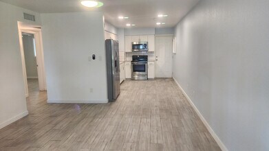 6819 N 12th St in Phoenix, AZ - Foto de edificio - Building Photo