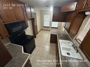 2433 SW 54th St in Oklahoma City, OK - Building Photo - Building Photo