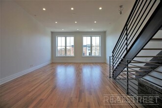 333 Tompkins Avenue in Brooklyn, NY - Foto de edificio - Floor Plan