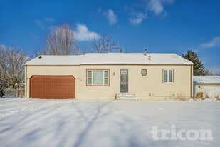 6737 Upper 162nd St W in Rosemount, MN - Building Photo