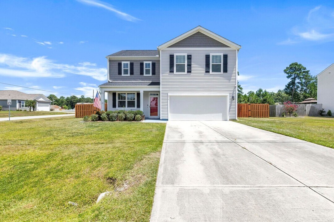 214 Cheswick Dr in Holly Ridge, NC - Building Photo