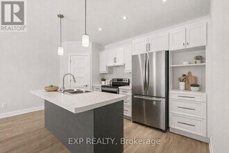 440 Falcon Ln in Russell, ON - Building Photo - Building Photo