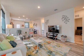 248 Cherry Vine Dr in Buda, TX - Building Photo - Building Photo