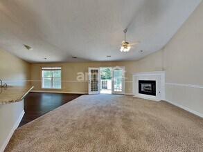 209 Jones Rd in Taylors, SC - Foto de edificio - Building Photo