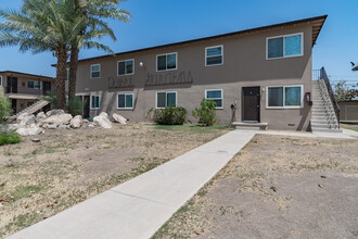 Desert Garden in El Centro, CA - Building Photo - Building Photo