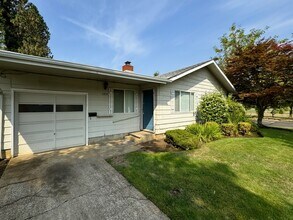 2410 Taylor St in Eugene, OR - Building Photo - Building Photo