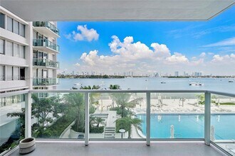 1000 West Ave, Unit 319 in Miami Beach, FL - Building Photo - Building Photo
