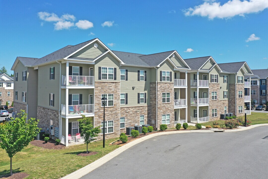 Thomas Estates in Greensboro, NC - Building Photo