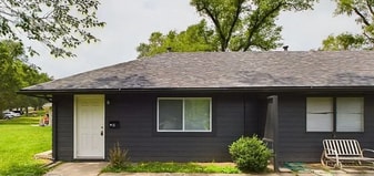 15216 Bellaire Ave in Grandview, MO - Building Photo