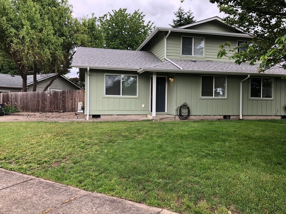4403 Marcum Ln in Eugene, OR - Building Photo