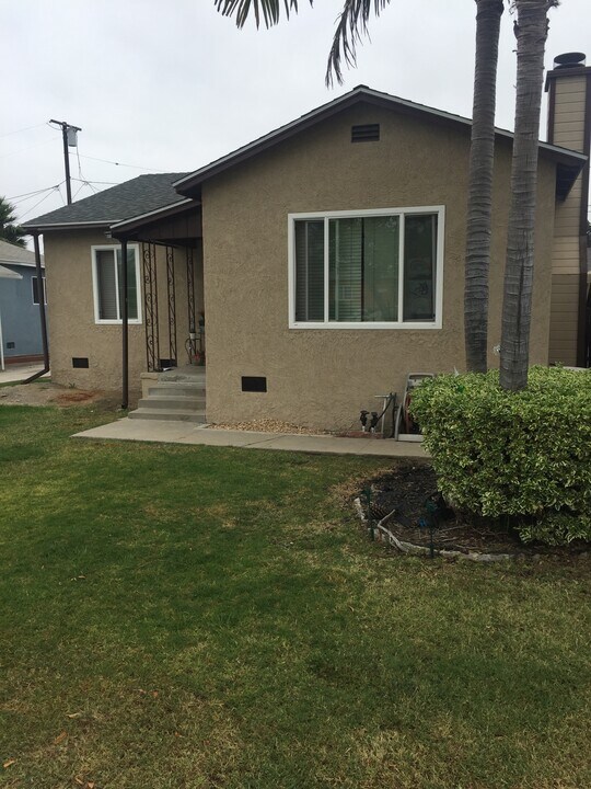 4800 Gaviota Ave in Long Beach, CA - Building Photo