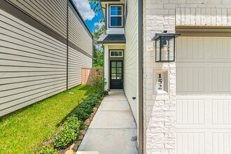 152 Red Cascade Trl in Willis, TX - Building Photo - Building Photo