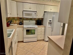 4187 Lakewood Blvd in Naples, FL - Building Photo - Building Photo