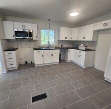 240 Maywood Dr in Rochester, NY - Building Photo - Building Photo
