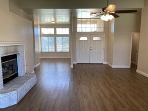 12200 Kingfisher Ave in Bakersfield, CA - Building Photo - Building Photo
