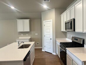 2928 Firefly Dr in Oklahoma City, OK - Building Photo - Building Photo