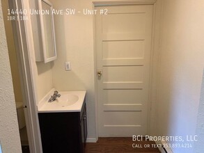 14440 Union Ave SW-Unit -Unit #2 in Lakewood, WA - Building Photo - Building Photo